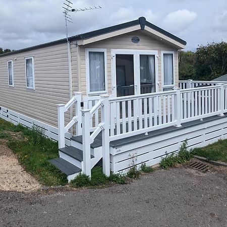 Lovely Bright And Airy Caravan On The 5 Star Shorefield Country Park Entertainment Passes Included Milford-on-Sea Exteriér fotografie